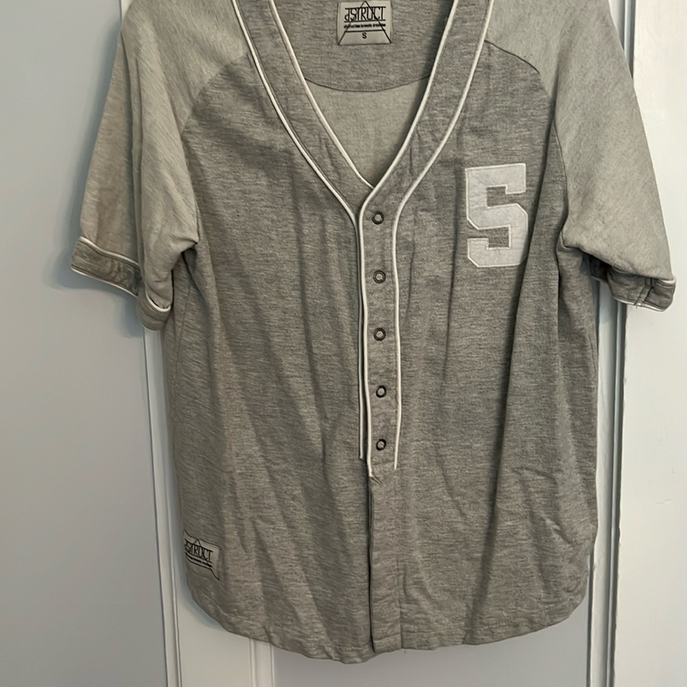 V-neck baseball jersey , short sleeve